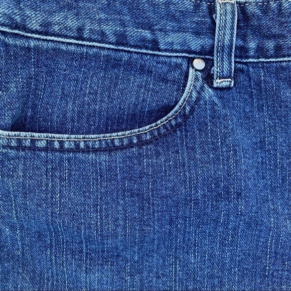 TOMMY HILFIGER Y2K High Waisted Mom Shorts in Medium Wash Size 8 - Picture 5 of 10